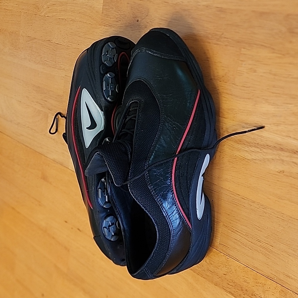 Mens golf shoes